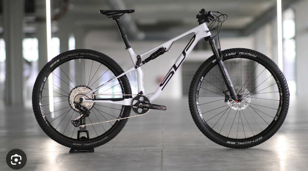 Superior XF 929 RC Large * gerserveerd 